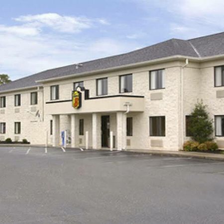 Super 8 By Wyndham Bedford Hotel Exterior photo